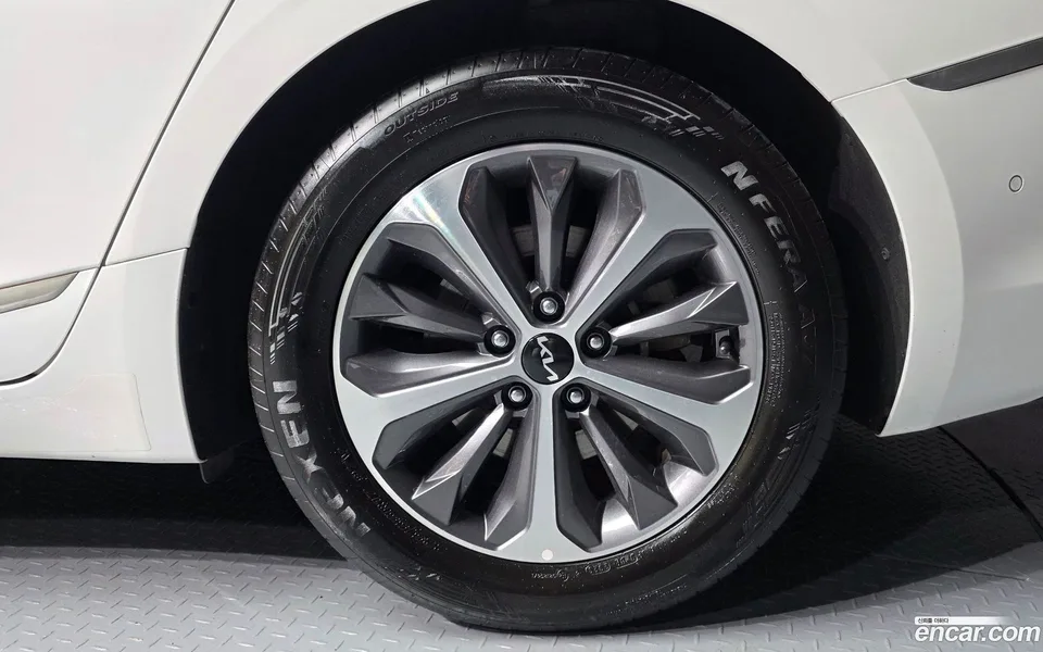 Kia K8 Hybrid 2023 — миниатюра 5