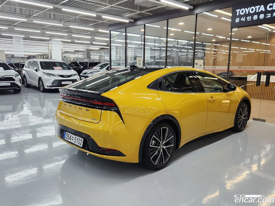 Toyota Prius 2.0 XLE AWD 2025 — миниатюра 2