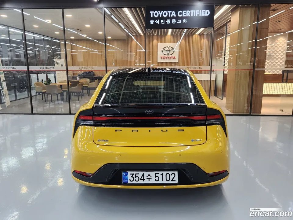 Toyota Prius 2.0 XLE AWD 2025 — миниатюра 4