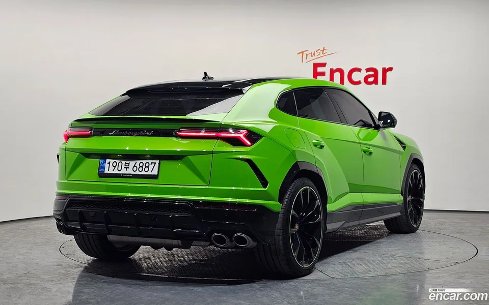 Lamborghini Urus 4.0 V8 2022 — миниатюра 2