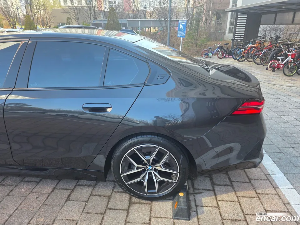 BMW 5 Series 520i M 2025 — миниатюра 5