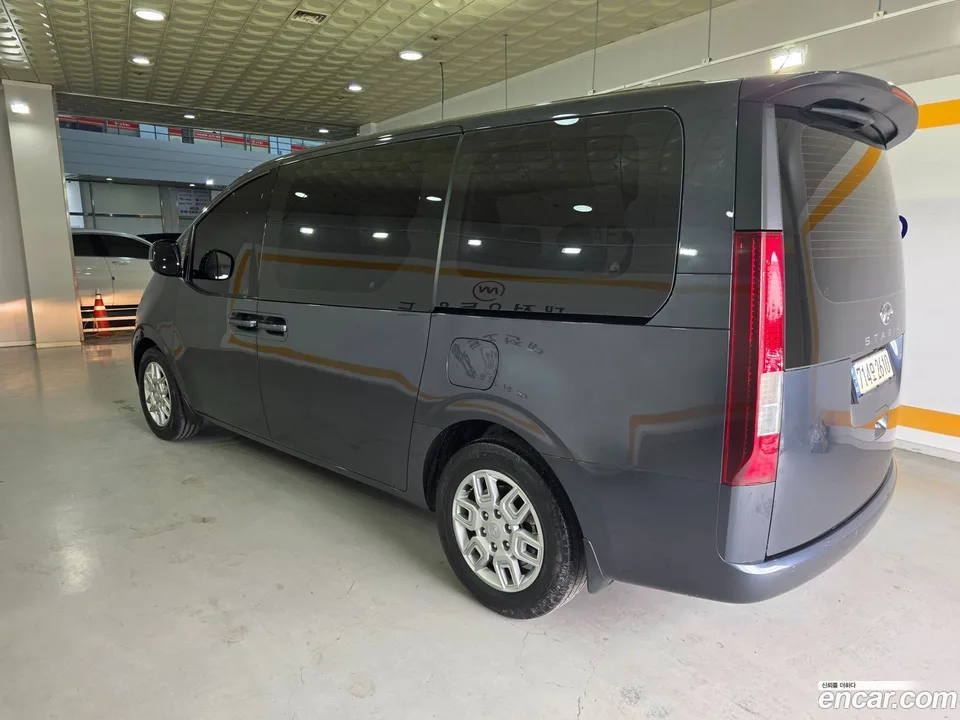 Hyundai Staria 4WD 11 2022 — миниатюра 3