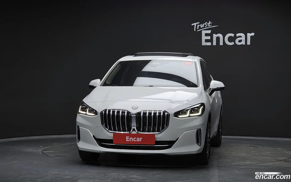 BMW 2 Series Active Tourer 220i 2023 — миниатюра 3