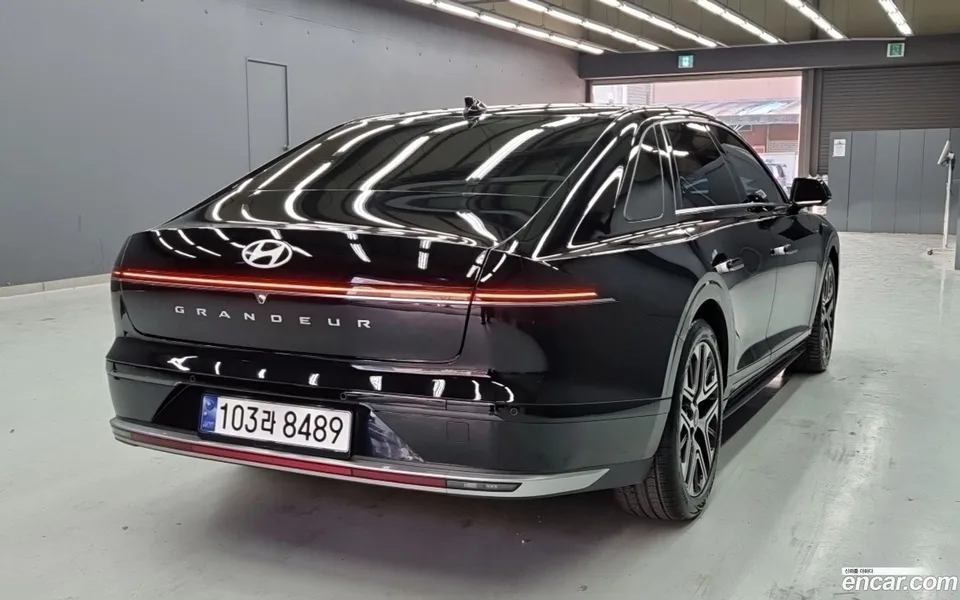 Hyundai Grandeur 2.5 2WD 2022 — миниатюра 2