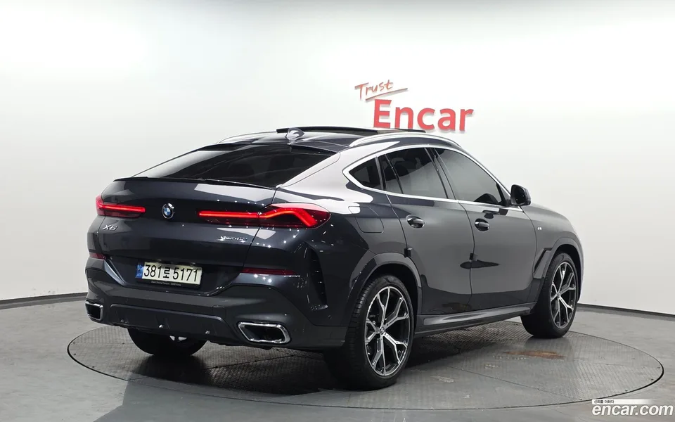BMW X6 xDrive40i M 2022 — миниатюра 2