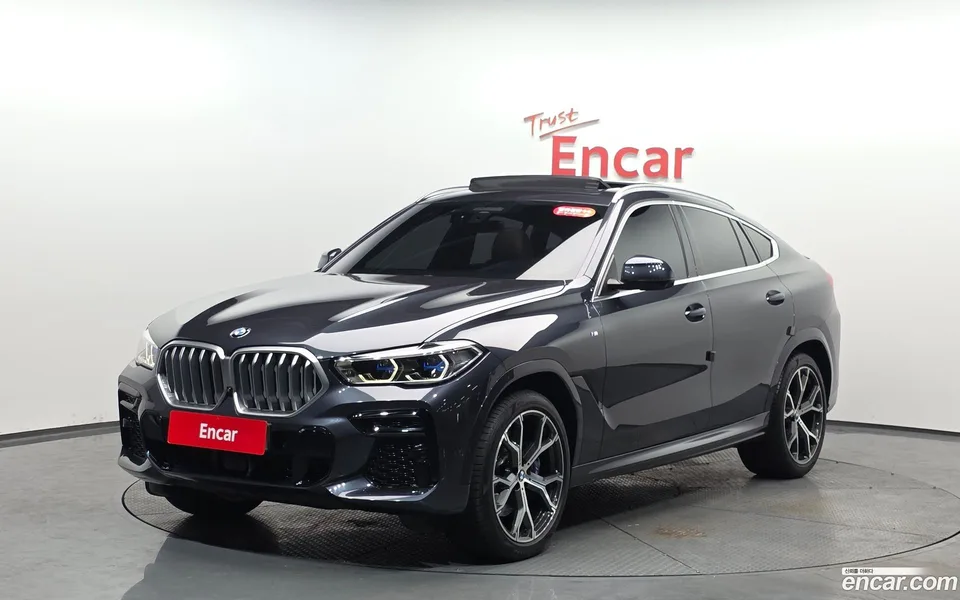 BMW X6 xDrive40i M 2022 — фото 1, купить с доставкой в Москву