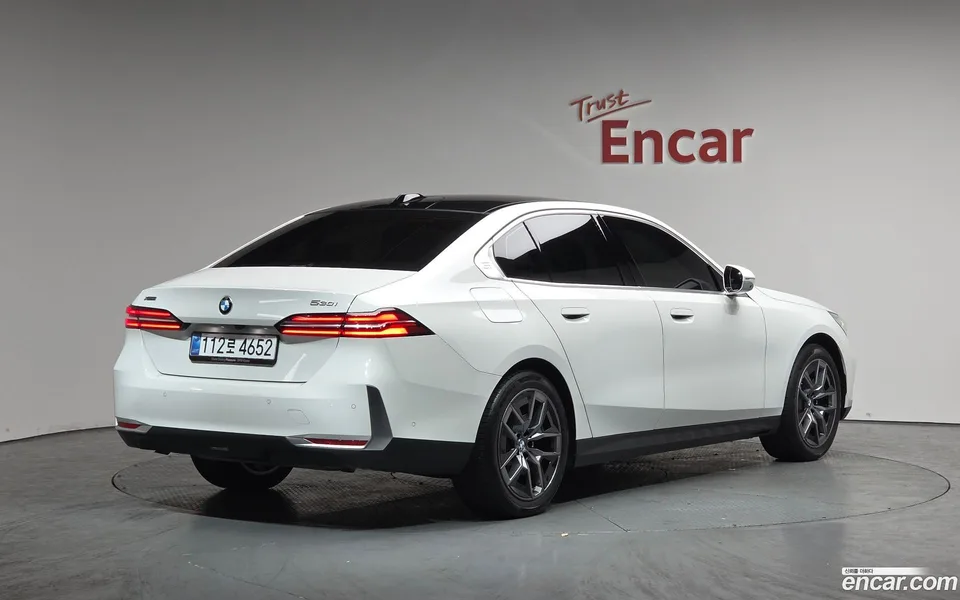 BMW 5 Series 530i xDrive 2025 — миниатюра 2
