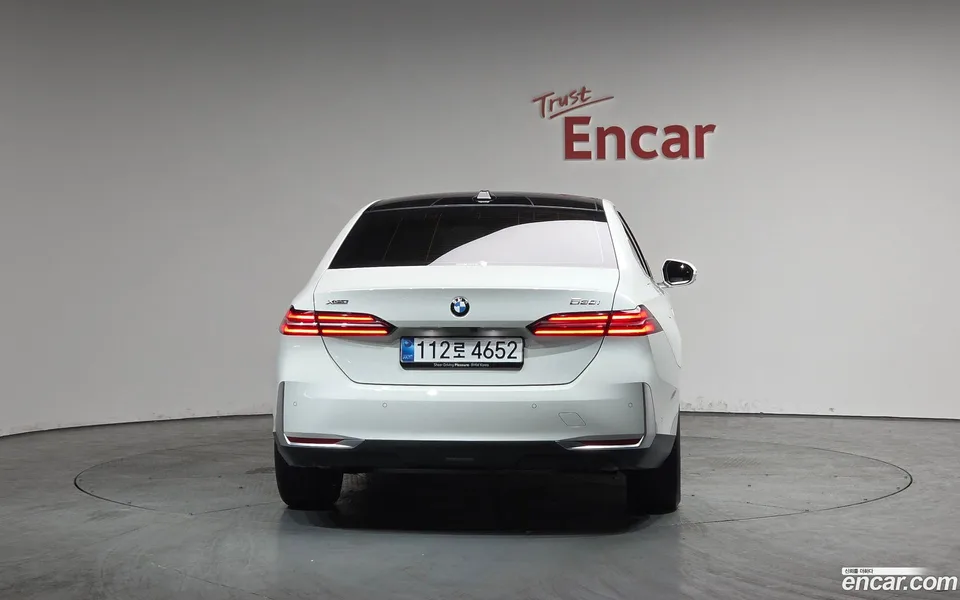 BMW 5 Series 530i xDrive 2025 — миниатюра 4