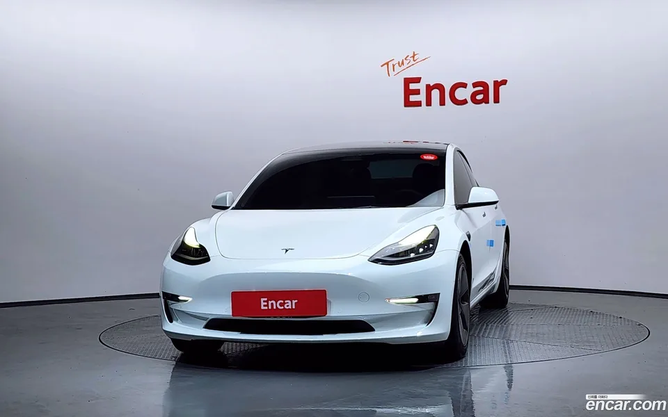 Tesla Model 3 AWD 2022 — миниатюра 3