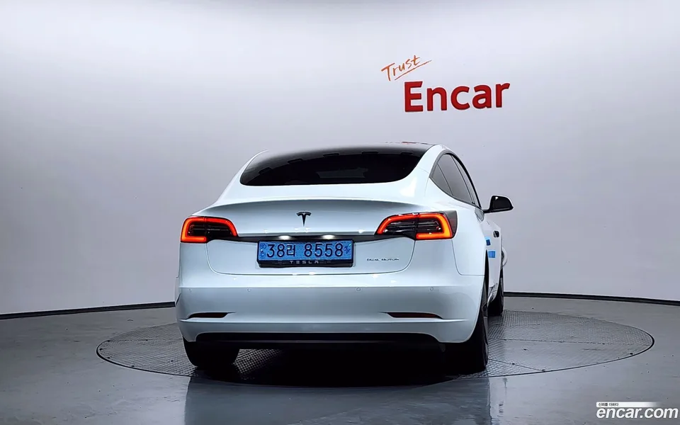 Tesla Model 3 AWD 2022 — миниатюра 4