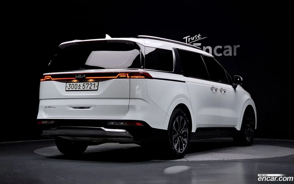 Kia Carnival 7 2023 — миниатюра 2