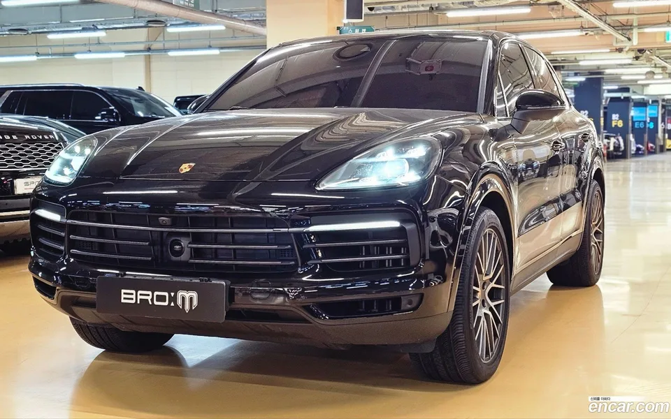 Porsche Cayenne 3.0 E- 2022 — фото 1, купить с доставкой в Москву