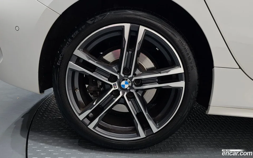 BMW 1 Series 120i M 2023 — миниатюра 5