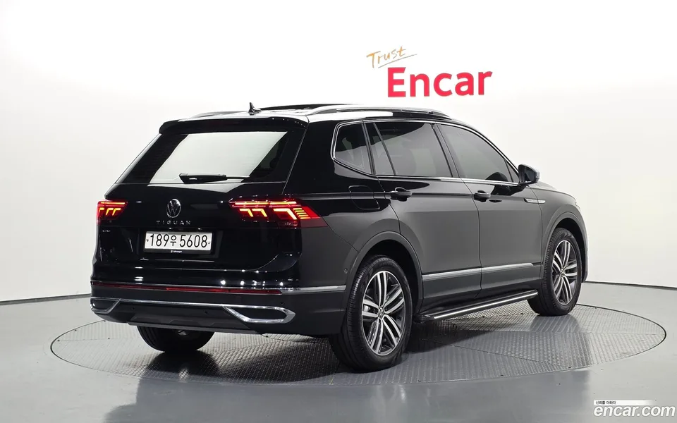 Volkswagen Tiguan Allspace 2.0 TSI 2022 — миниатюра 2