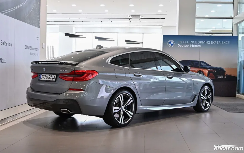 BMW 6 Series GT 630i xDrive M 2023 — миниатюра 2