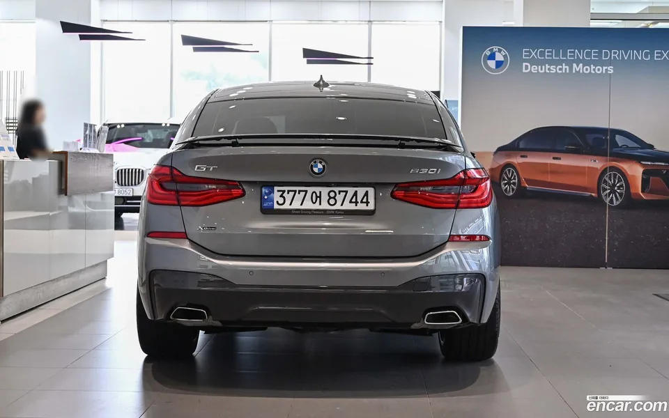 BMW 6 Series GT 630i xDrive M 2023 — миниатюра 4