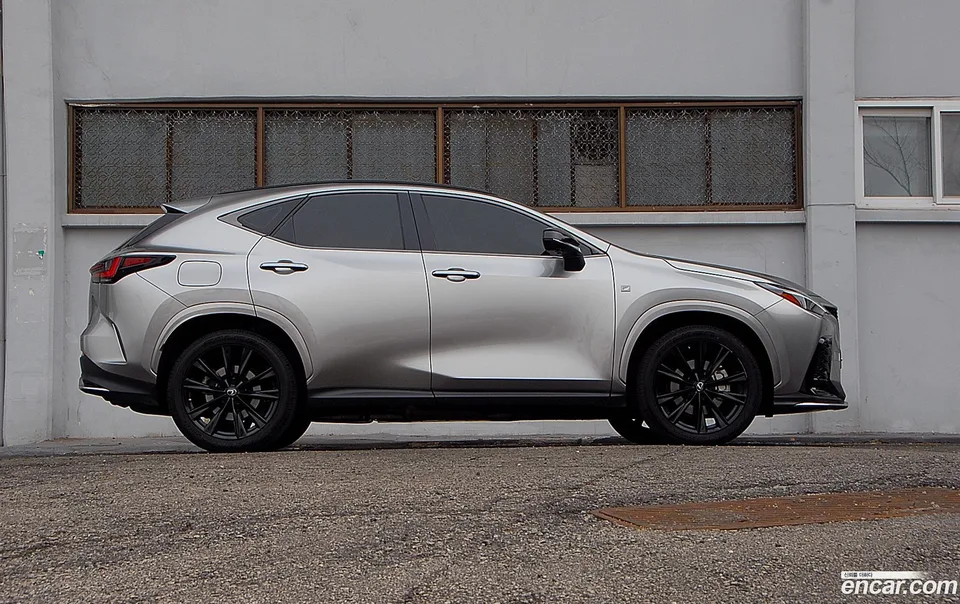 Lexus NX 450h+ F-Sport 2023 — миниатюра 2