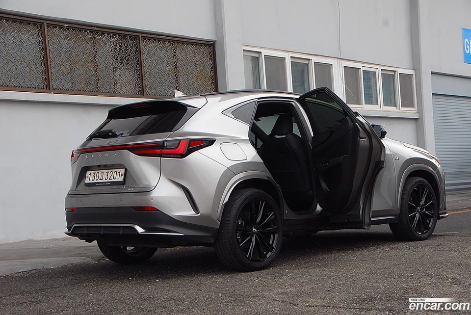 Lexus NX 450h+ F-Sport 2023 — миниатюра 5
