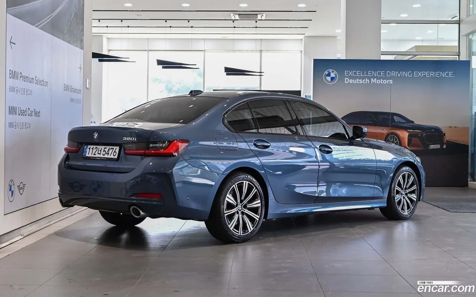 BMW 3 Series 320i 2025 — миниатюра 2