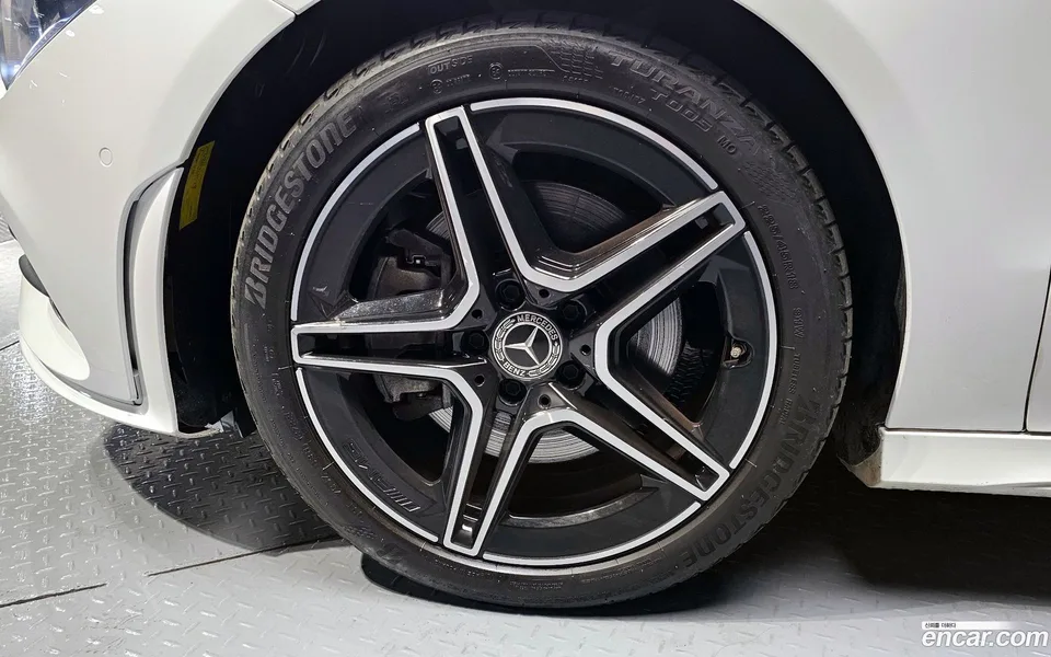 Mercedes-Benz CLA-Class CLA250 4MATIC 2022 — миниатюра 5