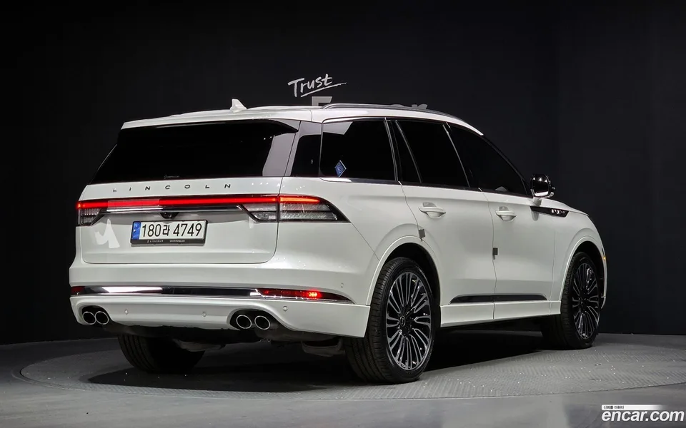 Lincoln Aviator 3.0 AWD 2023 — миниатюра 2