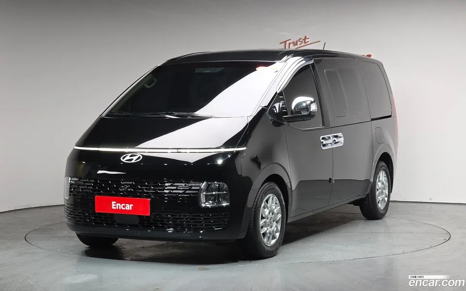 Hyundai Staria 5 2025 — фото 1, купить с доставкой в Москву