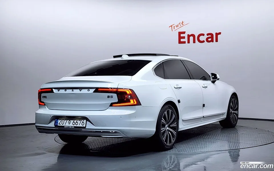 Volvo S90 B5 2022 — миниатюра 2