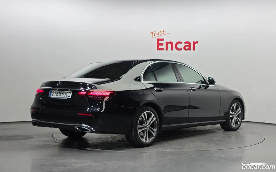 Mercedes-Benz E-Class E250 2023 — миниатюра 2