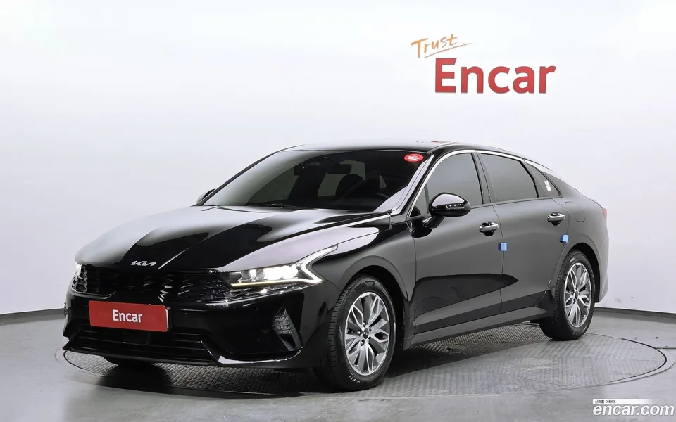 Kia K5 Hybrid 2023 — фото 1, купить с доставкой в Москву