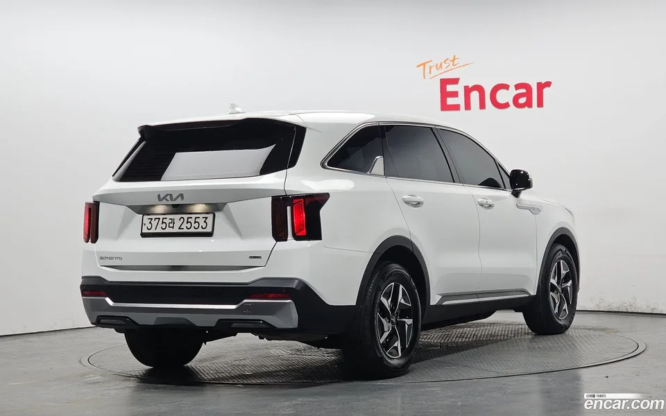 Kia Sorento HEV 1.6 4WD 2023 — миниатюра 2