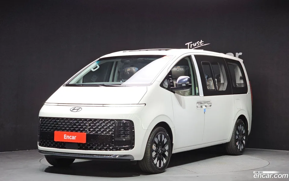 Hyundai Staria HEV 1.6 7 2025 — фото 1, купить с доставкой в Москву