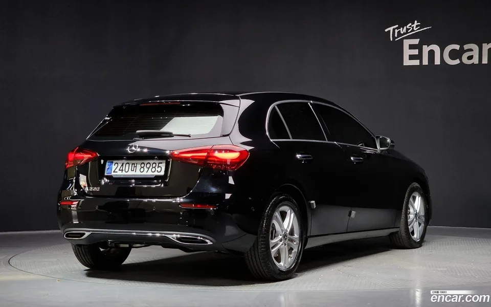 Mercedes-Benz A-Class A220 2025 — миниатюра 2