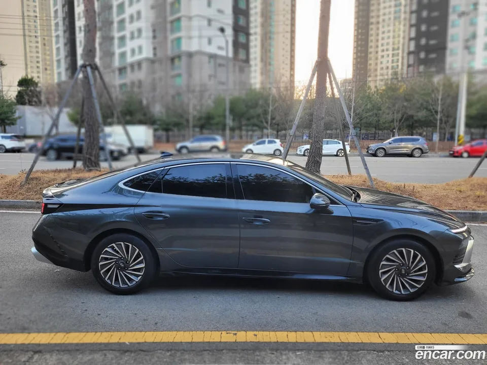 Hyundai Sonata The Edge Hybrid 2024 — миниатюра 3