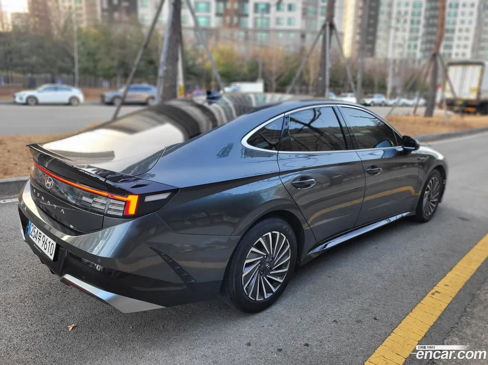 Hyundai Sonata The Edge Hybrid 2024 — миниатюра 4