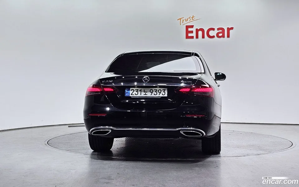 Mercedes-Benz E-Class E350 4MATIC 2023 — миниатюра 4