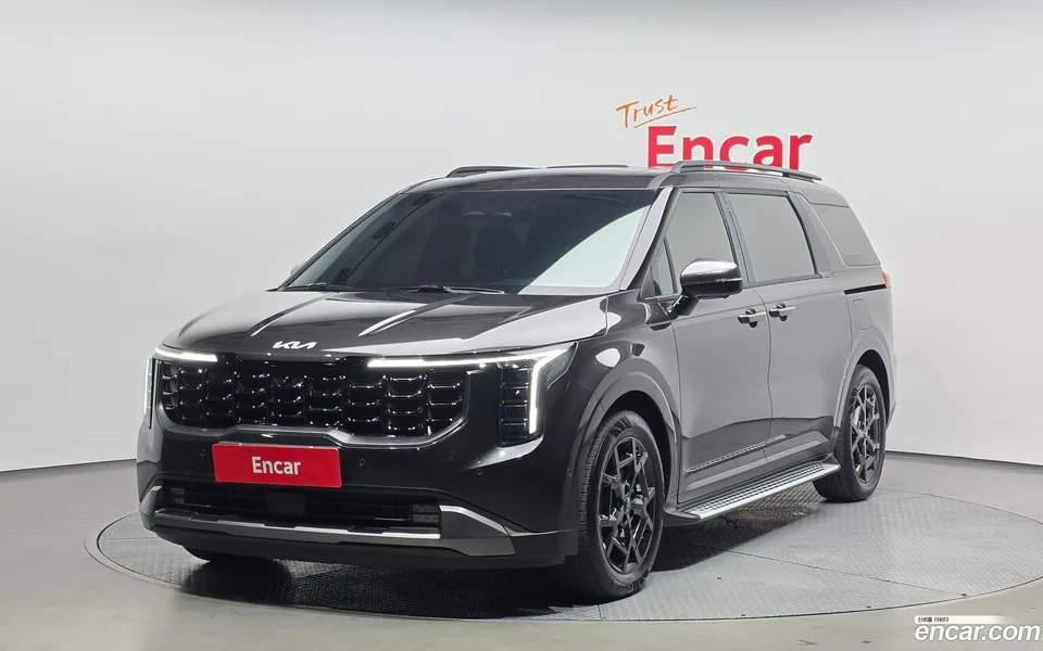 Kia Carnival HEV 9 2024 — фото 1, купить с доставкой в Москву