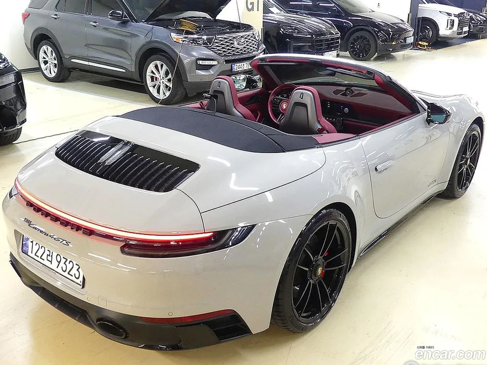 Porsche 911 (992) 4 GTS 2023 — миниатюра 5