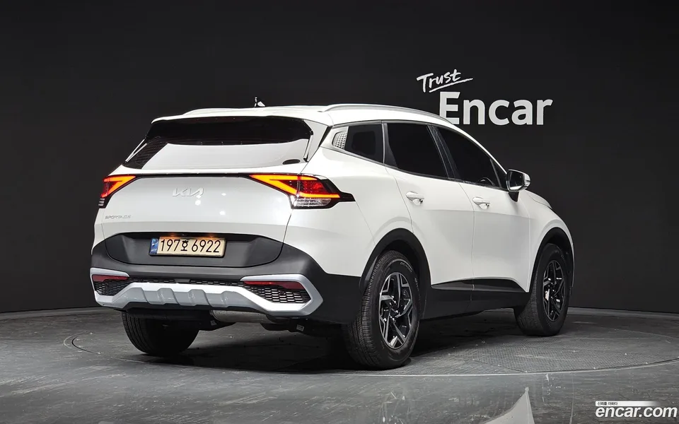 Kia Sportage 2.0 2WD 2022 — миниатюра 2