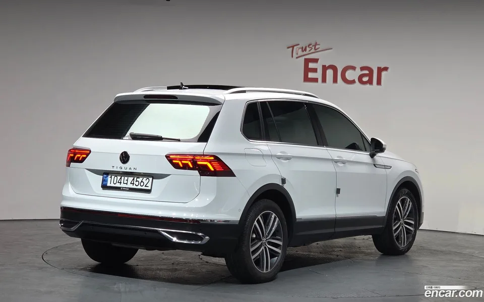 Volkswagen Tiguan 2.0 TDI 2024 — миниатюра 2
