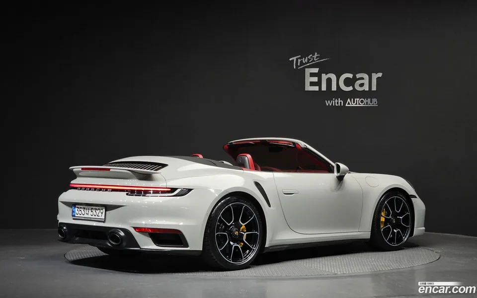 Porsche 911 (992) S 2022 — миниатюра 2