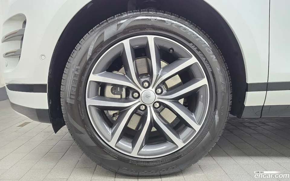 Land Rover Range Rover Evoque P250 SE 2024 — миниатюра 5
