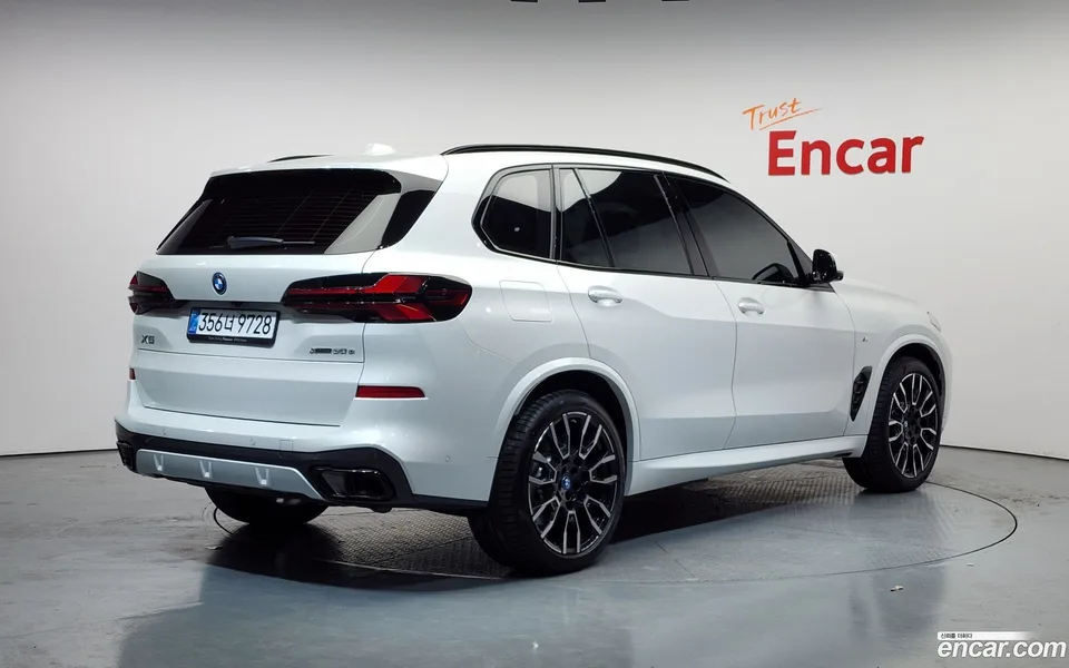 BMW X5 xDrive 50e M 2025 — миниатюра 2
