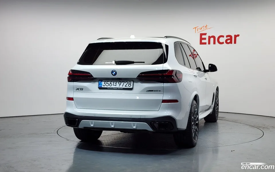 BMW X5 xDrive 50e M 2025 — миниатюра 4
