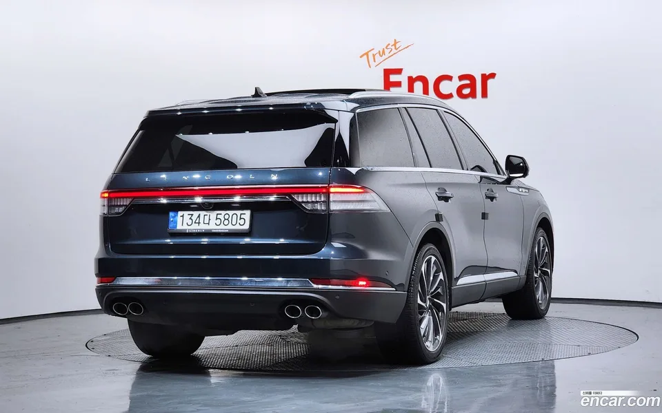 Lincoln Aviator 3.0 AWD 2023 — миниатюра 2