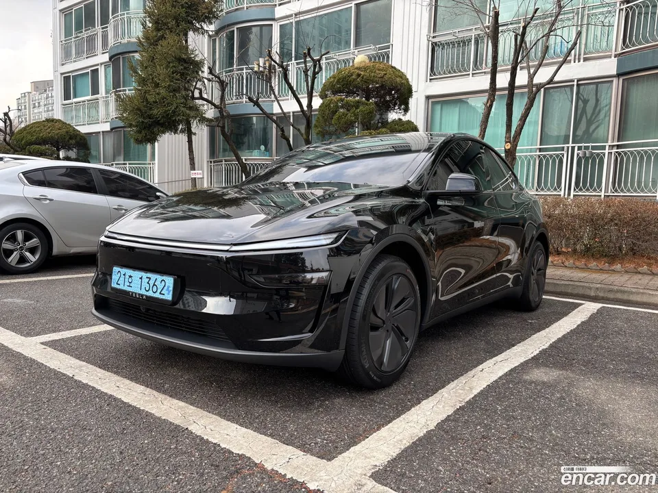 Tesla Model Y RWD 2026 — миниатюра 3