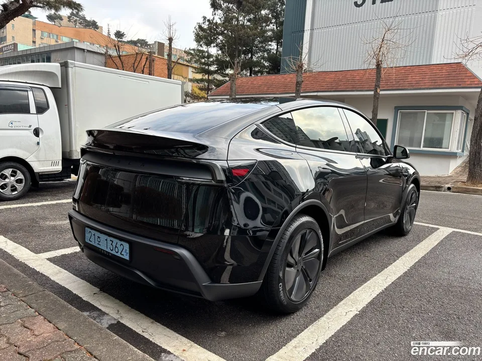 Tesla Model Y RWD 2026 — миниатюра 5