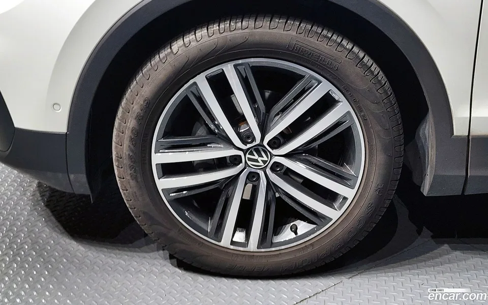 Volkswagen Tiguan 2.0 TDI 2023 — миниатюра 5