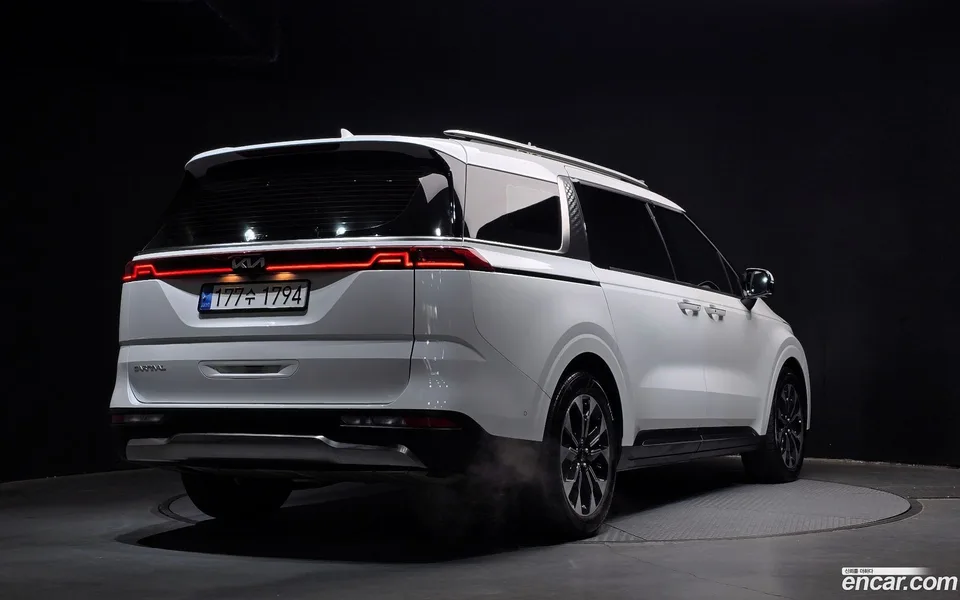 Kia Carnival 9 2023 — миниатюра 2