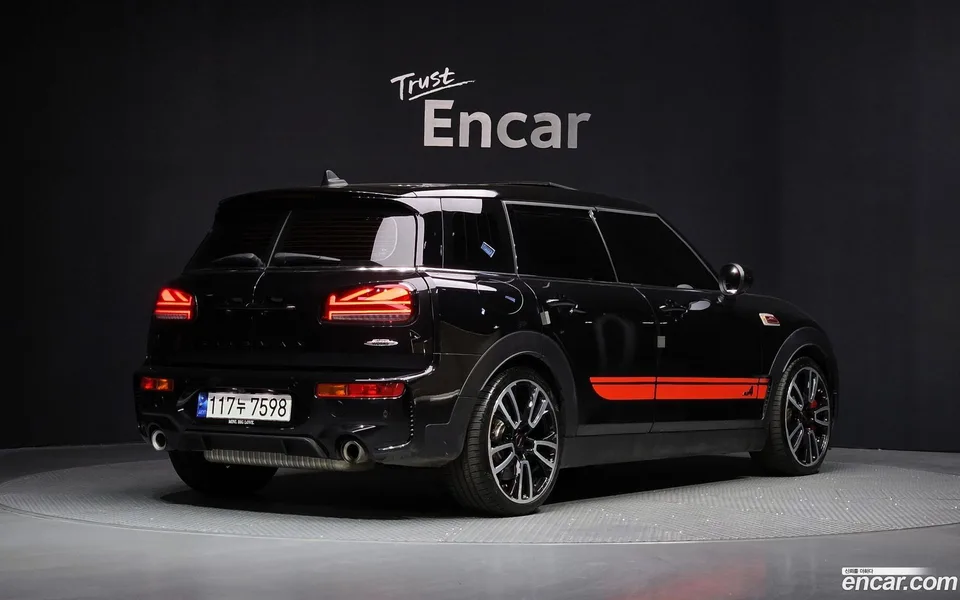 MINI Cooper S Clubman JCW 2023 — миниатюра 2