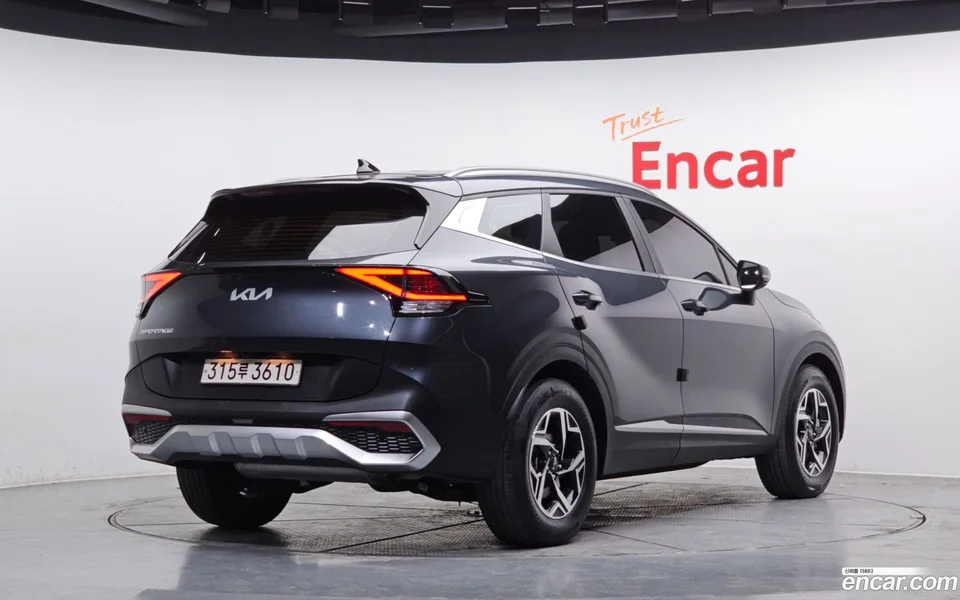 Kia Sportage 1.6 2WD 2022 — миниатюра 2
